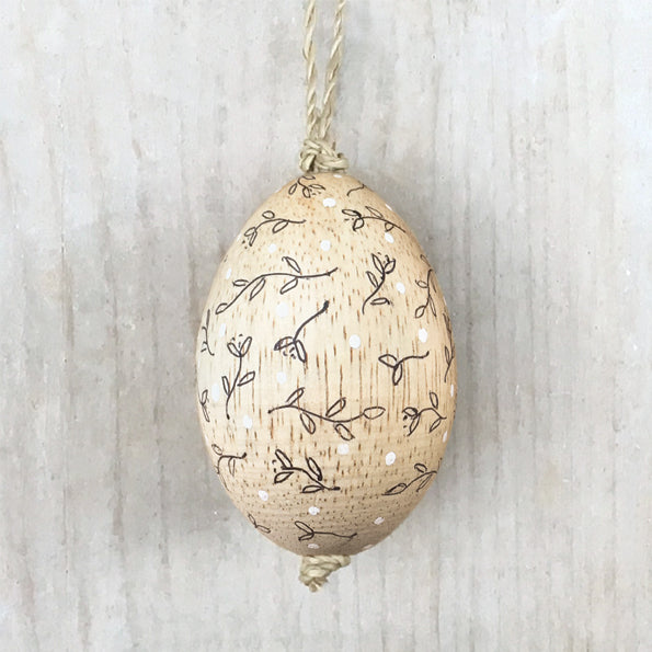 Hanging Leaf Wooden Egg