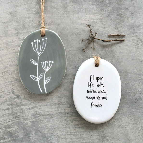 Fill your life Sgraffito hanger