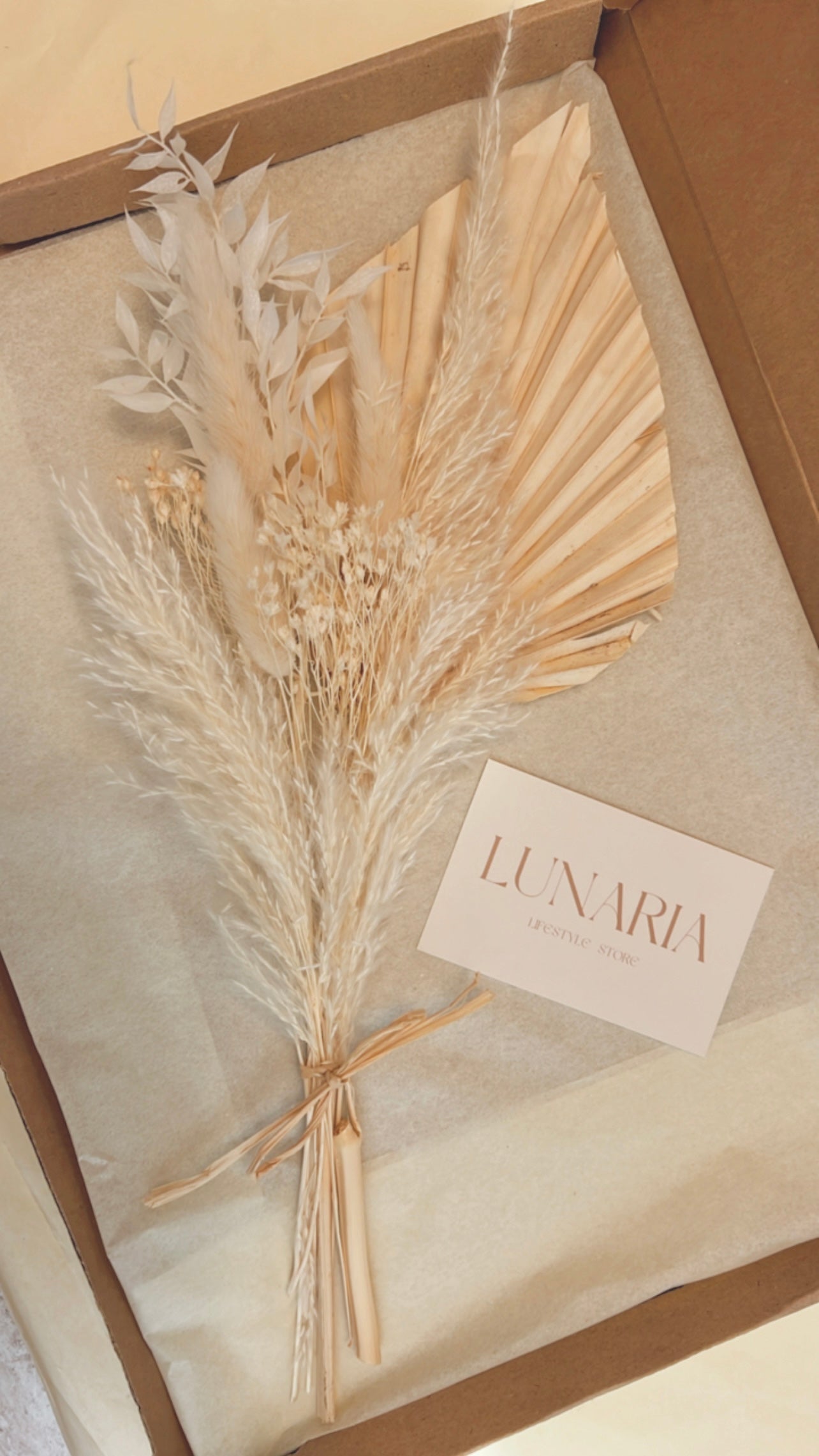 Pampas Cake Topper