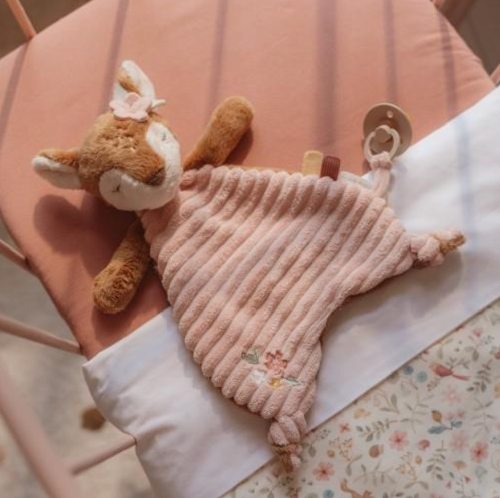 Little Dutch Cuddle deer Fairy Garden