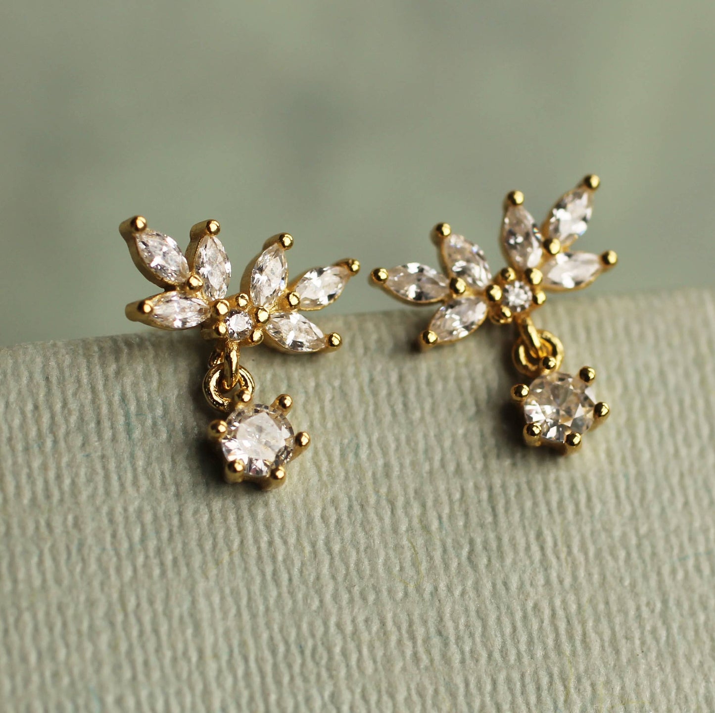 Oak Leaf Japanese Stud Earrings
