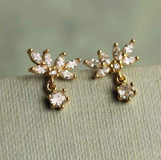 Oak Leaf Japanese Stud Earrings