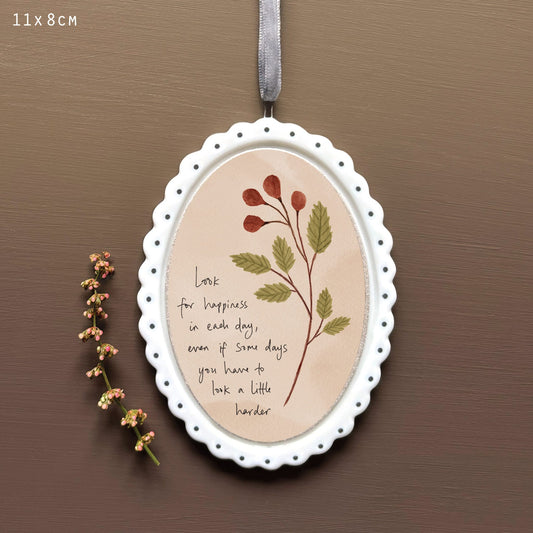 Look For Happiness In Each Day Scallop Oval Frame