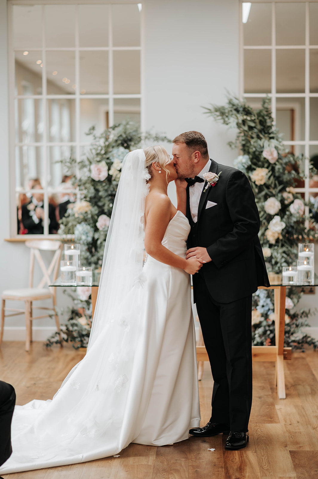 Hire Floral Broken Arches