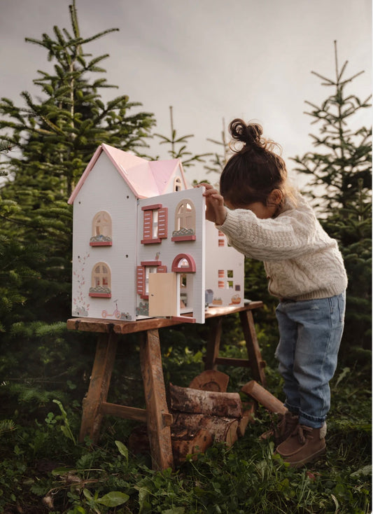 Wooden Dollhouse Medium FSC