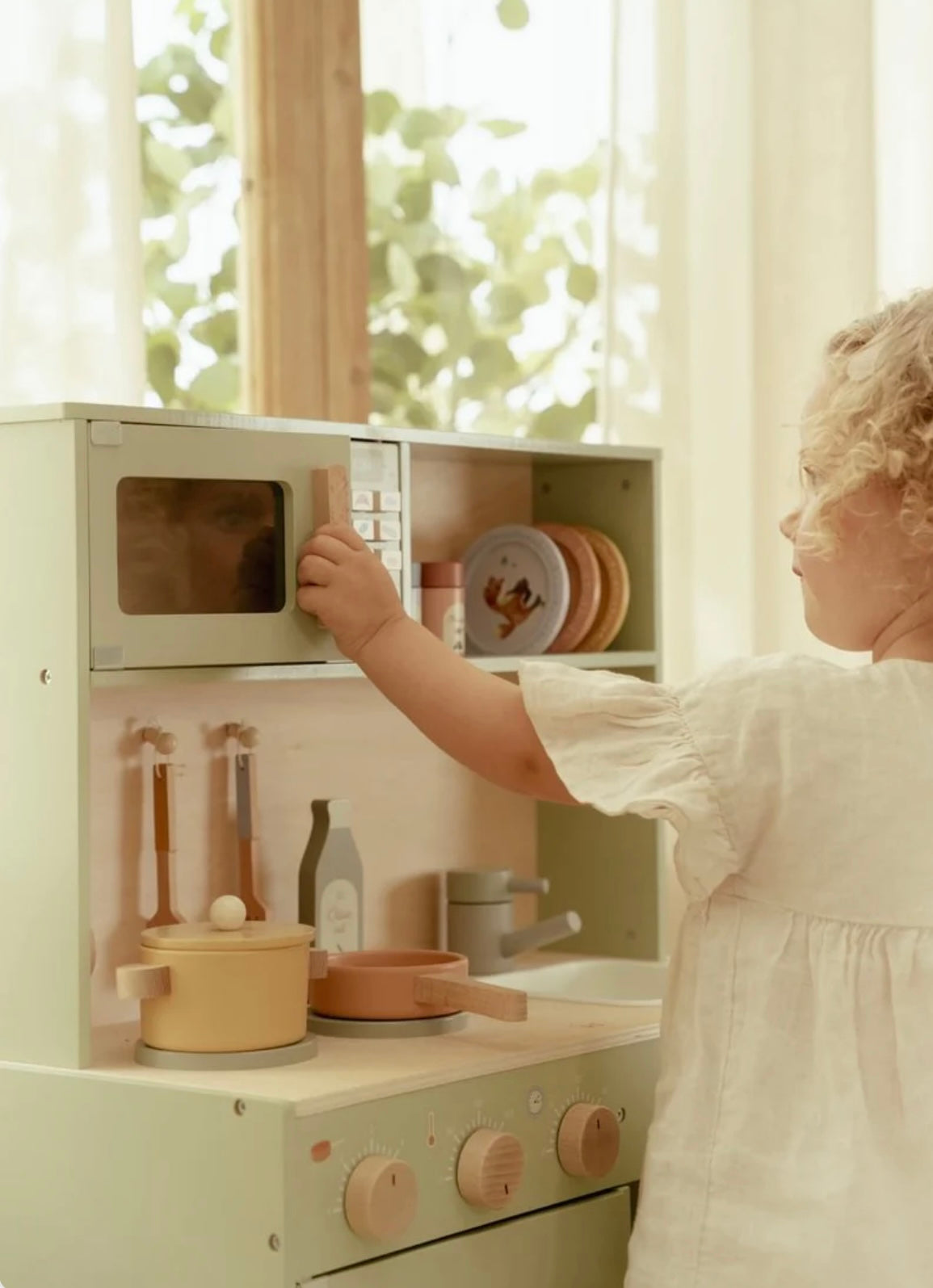 Wooden play kitchen mint FSC