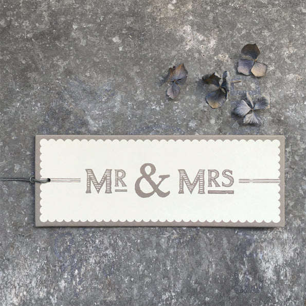 Mr & Mrs gift tag