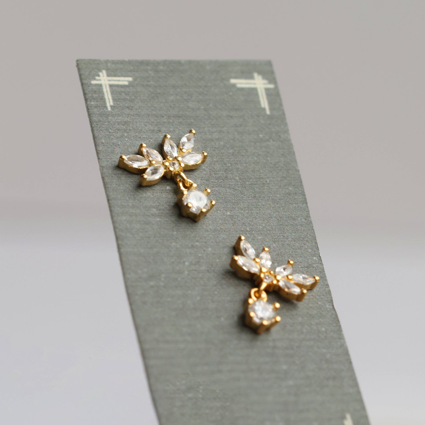 Oak Leaf Japanese Stud Earrings