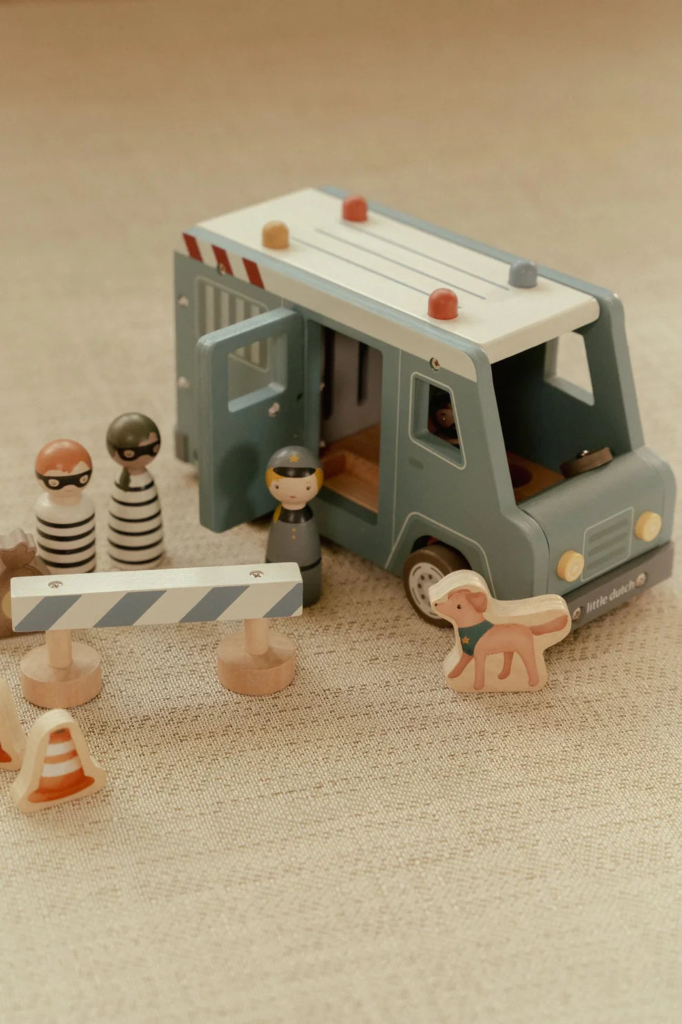 Little Dutch Police Van