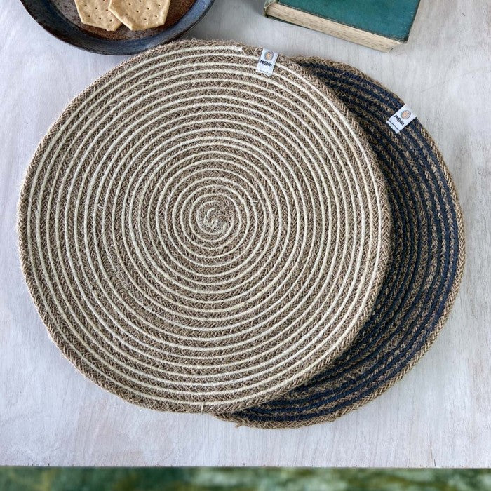 Natural/White Spiral Jute Tablemat