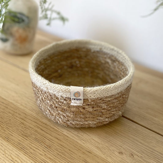 Natural/White Shallow Seagrass & Jute Basket